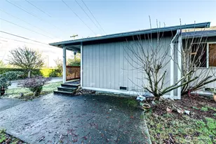 1716 Scenic Dr, Everett, WA 98203 - Photo 19