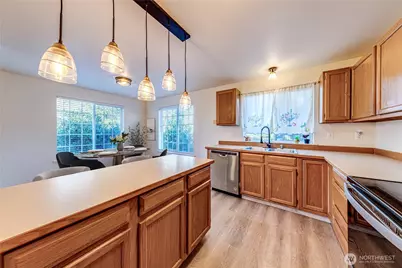 1716 Scenic Drive, Everett, WA 98203 - Photo 13