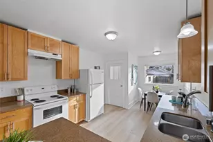 812 S 39th St, Tacoma, WA 98418 - Photo 5