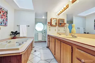 18425 NE 95th St, Redmond, WA 98052 - Photo 7