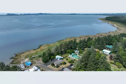 38 3rd St W, Chinook, WA 98614 - Photo 7