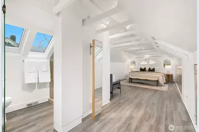 210 W McGraw Street, Seattle, WA 98119 - Photo 19