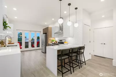 210 W McGraw Street, Seattle, WA 98119 - Photo 11