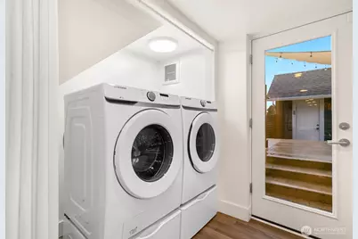 210 W McGraw Street, Seattle, WA 98119 - Photo 27