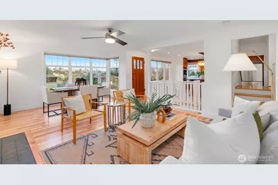 3307 36th Avenue W, Seattle, WA 98199 - Photo 7