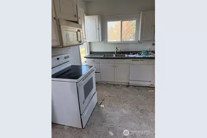 8402 Yakima Avenue, Tacoma, WA 98444 - Photo 11