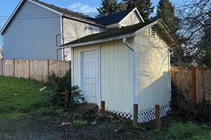 8402 Yakima Ave, Tacoma, WA 98444 - Photo 7