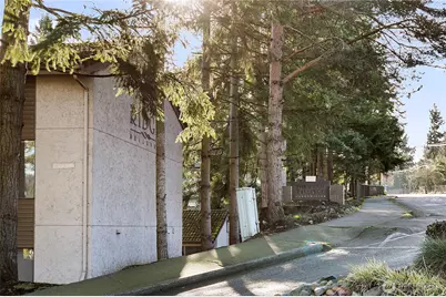 10418 NE 32nd Place #C105, Bellevue, WA 98004 - Photo 25