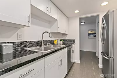 10418 NE 32nd Place #C105, Bellevue, WA 98004 - Photo 7