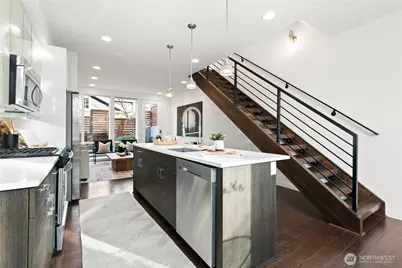 258 E Roanoke Street, Seattle, WA 98102 - Photo 9