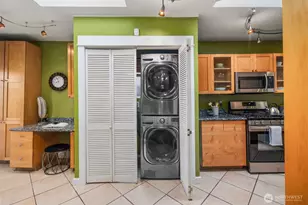 1717 E Spruce St, Seattle, WA 98122 - Photo 9