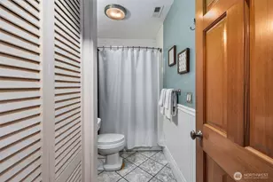 1717 E Spruce St, Seattle, WA 98122 - Photo 17