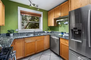 1717 E Spruce St, Seattle, WA 98122 - Photo 11