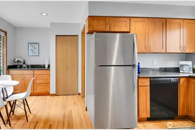 20310 Hollyhills Drive NE, Bothell, WA 98011 - Photo 13