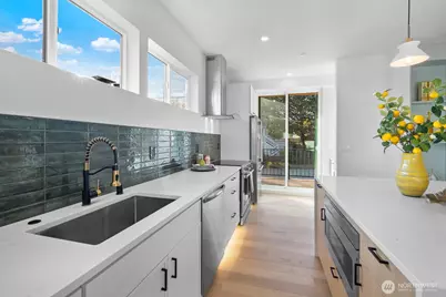 6014 35th Avenue NE, Seattle, WA 98115 - Photo 9