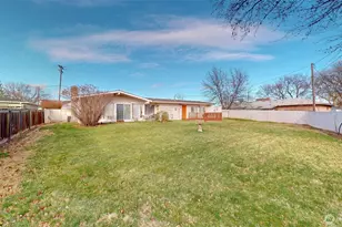 822 SE 12th St, College Place, WA 99324 - Photo 27