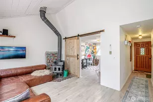 406 E Madrona Dr, Herron Island, WA 98349 - Photo 9