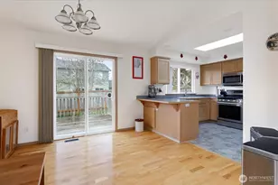 727 SW Ottercrest St, Oak Harbor, WA 98277 - Photo 9