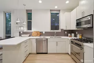 3817B California Ave SW, Seattle, WA 98116 - Photo 11