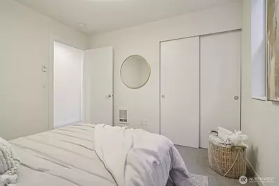 3817 B California Avenue SW, Seattle, WA 98116 - Photo 25