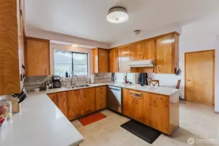 1523 S 15th St, Mount Vernon, WA 98274 - Photo 9