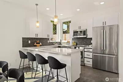 12037 C Fremont Avenue N #3, Seattle, WA 98133 - Photo 3