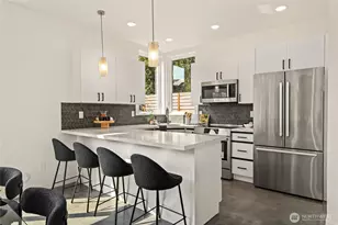 12037 C Fremont Ave N, Seattle, WA 98133 - Photo 3