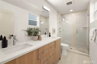 724 N 36th Street, Seattle, WA 98103 - Photo 15