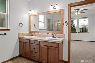 3008 SW Fairway Point Dr, Oak Harbor, WA 98277 - Photo 21