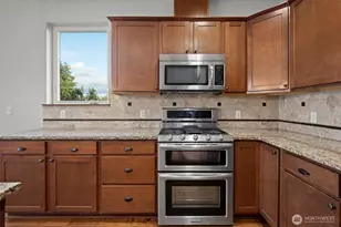 3008 SW Fairway Point Dr, Oak Harbor, WA 98277 - Photo 11