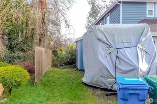 3238 NE 100th St, Seattle, WA 98125 - Photo 1