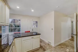 3246 W Viewmont Wy W, Seattle, WA 98199 - Photo 11