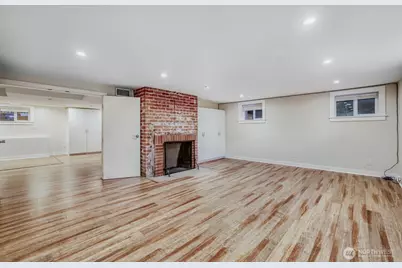 3246 W Viewmont Way W, Seattle, WA 98199 - Photo 21