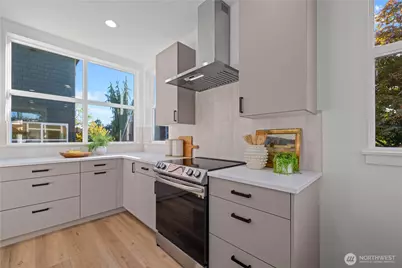 1704 B N 47th Street, Seattle, WA 98103 - Photo 11