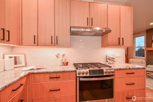 10202 44th Ave SW, Seattle, WA 98146 - Photo 15