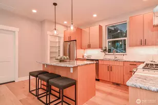 10202 44th Ave SW, Seattle, WA 98146 - Photo 11