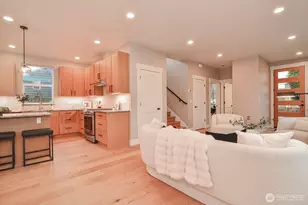 10202 44th Ave SW, Seattle, WA 98146 - Photo 7