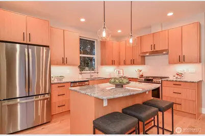 10202 44th Avenue SW, Seattle, WA 98146 - Photo 9