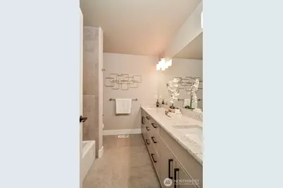 10202 44th Avenue SW, Seattle, WA 98146 - Photo 29