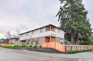 10202 44th Ave SW, Seattle, WA 98146 - Photo 3