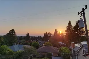 11211 Greenwood Ave N, Seattle, WA 98133 - Photo 21