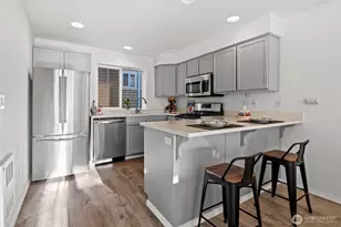 11211 Greenwood Ave N, Seattle, WA 98133 - Photo 7