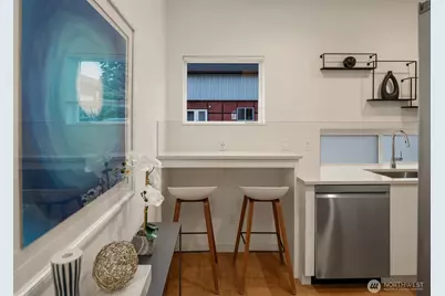 9553 Ashworth Avenue N #B, Seattle, WA 98103 - Photo 9