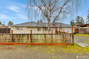 10915 Davisson Rd SW, Lakewood, WA 98499 - Photo 1