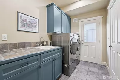 217 9th Avenue S, Edmonds, WA 98020 - Photo 17