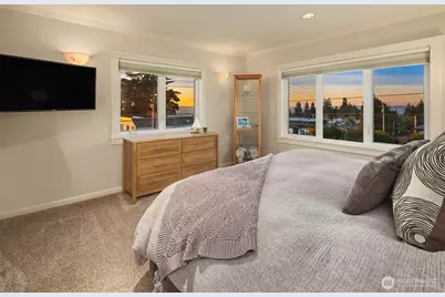 217 9th Avenue S, Edmonds, WA 98020 - Photo 23