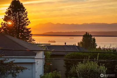 217 9th Avenue S, Edmonds, WA 98020 - Photo 21