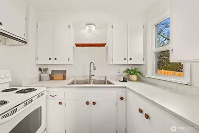 5114 46th Avenue S, Seattle, WA 98118 - Photo 7