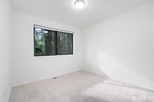 22013 SE 33rd St, Sammamish, WA 98075 - Photo 25