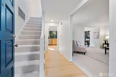 22013 SE 33rd Street, Sammamish, WA 98075 - Photo 3